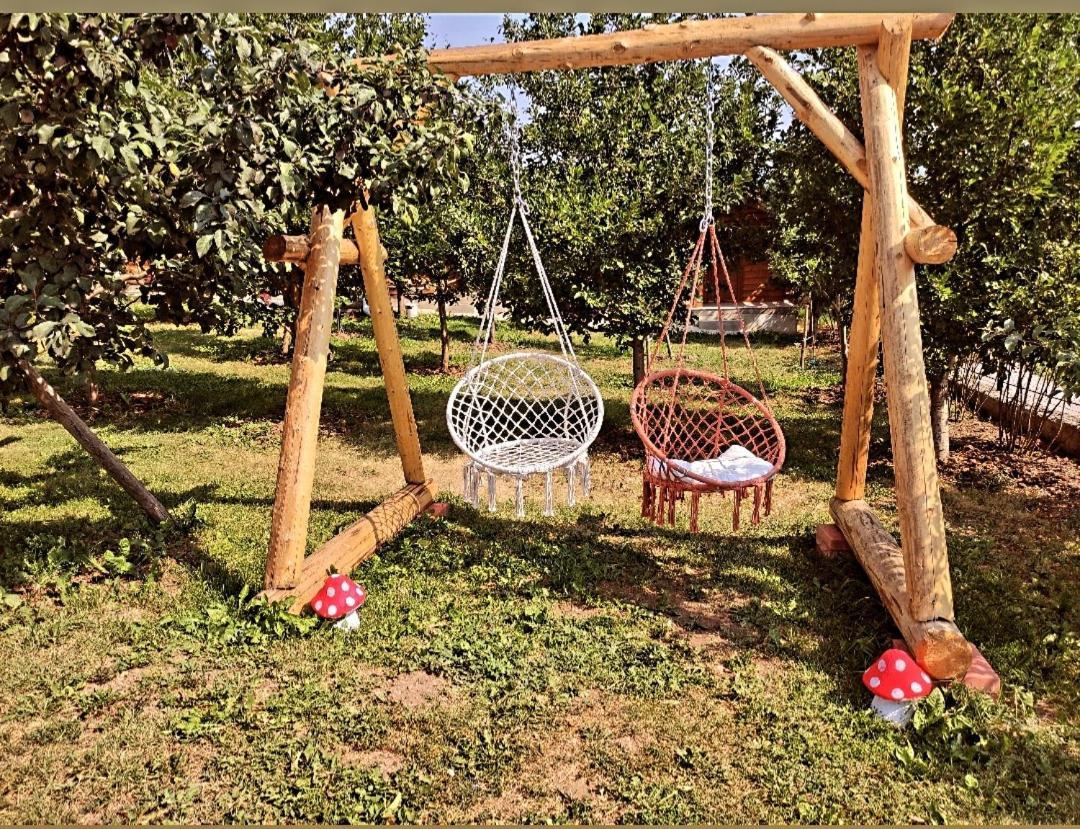 Holiday Bungalows With Pool Плав Екстер'єр фото